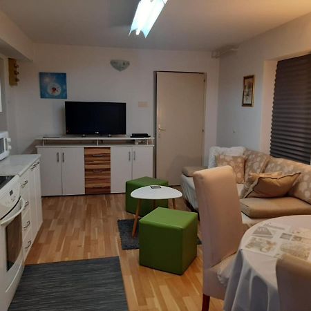 Apartment & Rooms Miboti Самобор Екстериор снимка